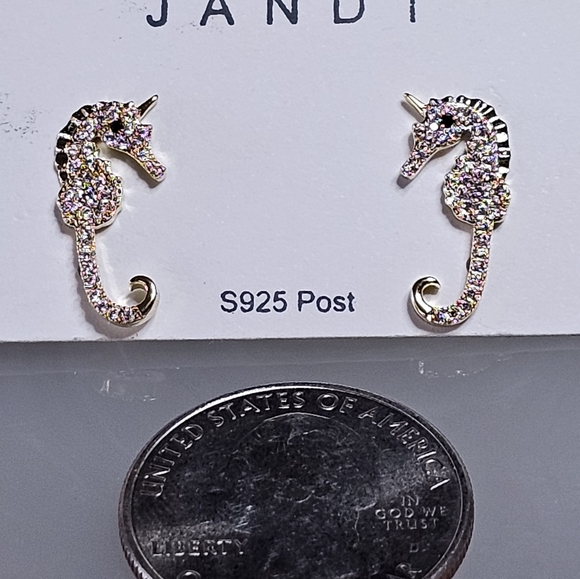 Little Seahorse Earrings - Picture 5 of 5